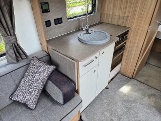/photos/8987/5d457276-78cf-dbc6-5822-0140722a7173_i320x240.jpg
