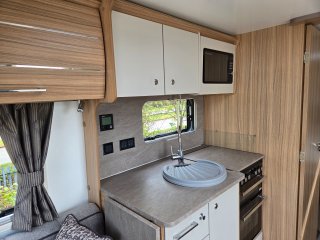 /photos/8987/5d9b47e8-0a3e-fffa-055e-5d86c3e19ddb_i320x240.jpg