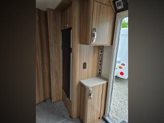 /photos/8987/8429630f-ee15-29f1-2f59-2190031314f9_i320x240.jpg
